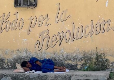 'Todo por la Revolución'