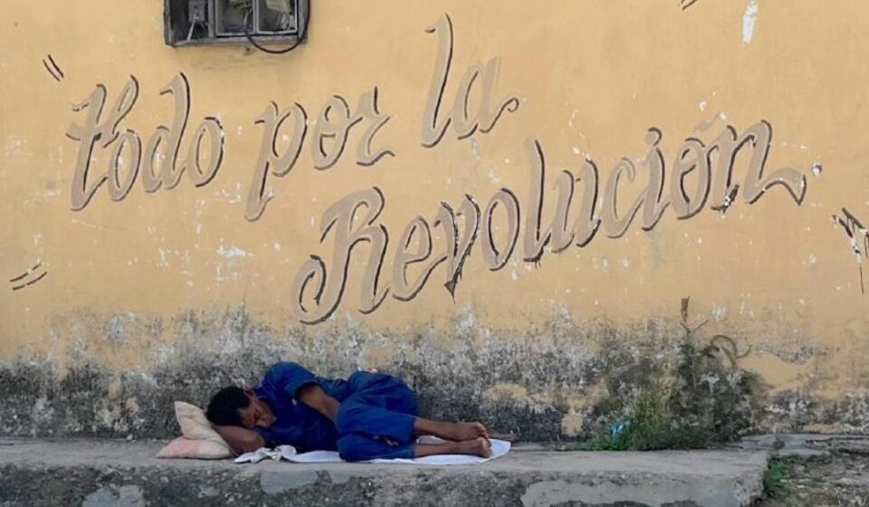 'Todo por la Revolución'