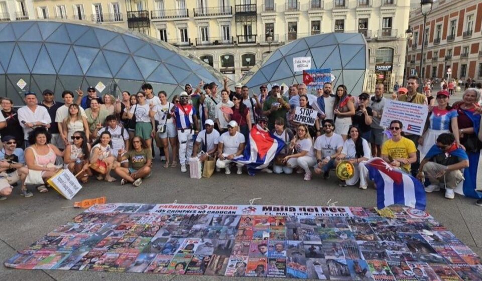 11J: El exilio cubano lleva el espíritu del 11J a la Puerta del Sol