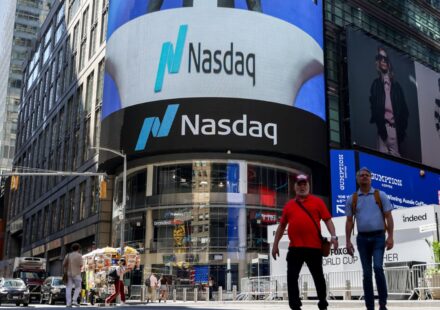 A huge trade just happened on the Nasdaq 100. Bulls are taking notice