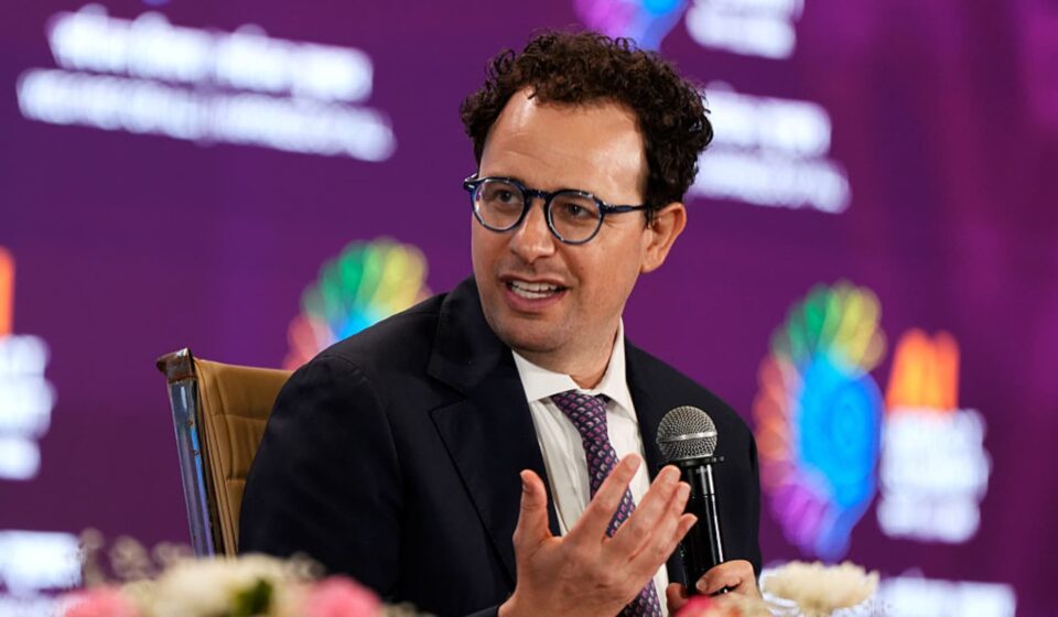 Anthropic CEO Dario Amodei isn't advocating open-weight model ban