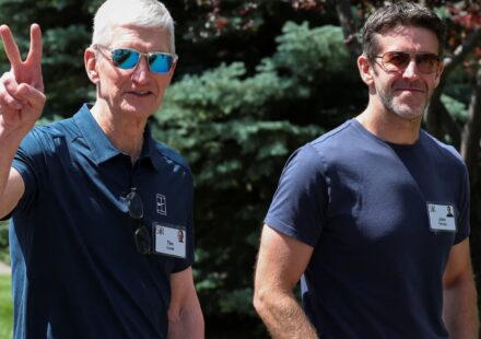 Apple touches $5 trillion market cap for first time