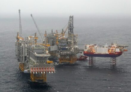 Brent breaks past $90 as U.S.-Iran conflict rages on