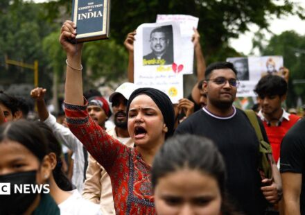 CJP's parliament march from Jantar Mantar: Thousands of 'cockroach' protesters take to Delhi streets