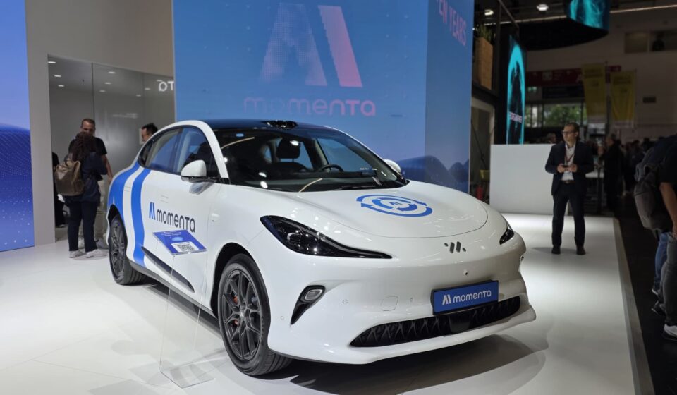 Chinese autonomous-driving firm Momenta rises 3% in Hong Kong debut