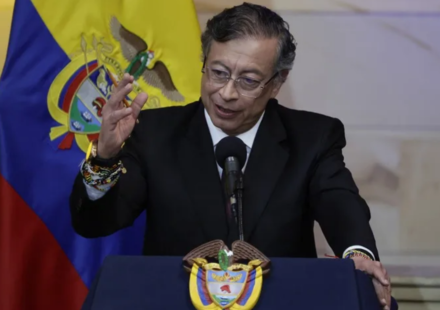 Colombia: Petro avisa de una huelga si De la Espriella deroga sus reformas