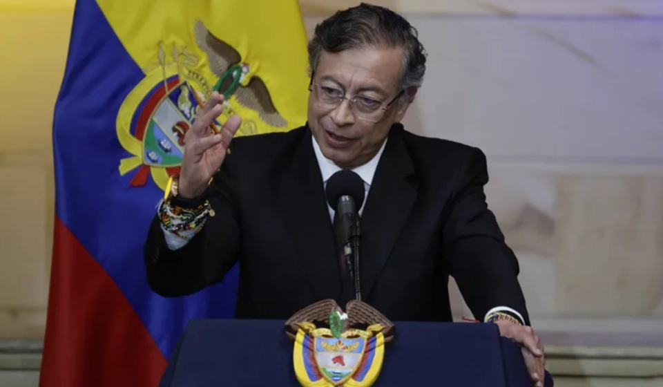 Colombia: Petro avisa de una huelga si De la Espriella deroga sus reformas