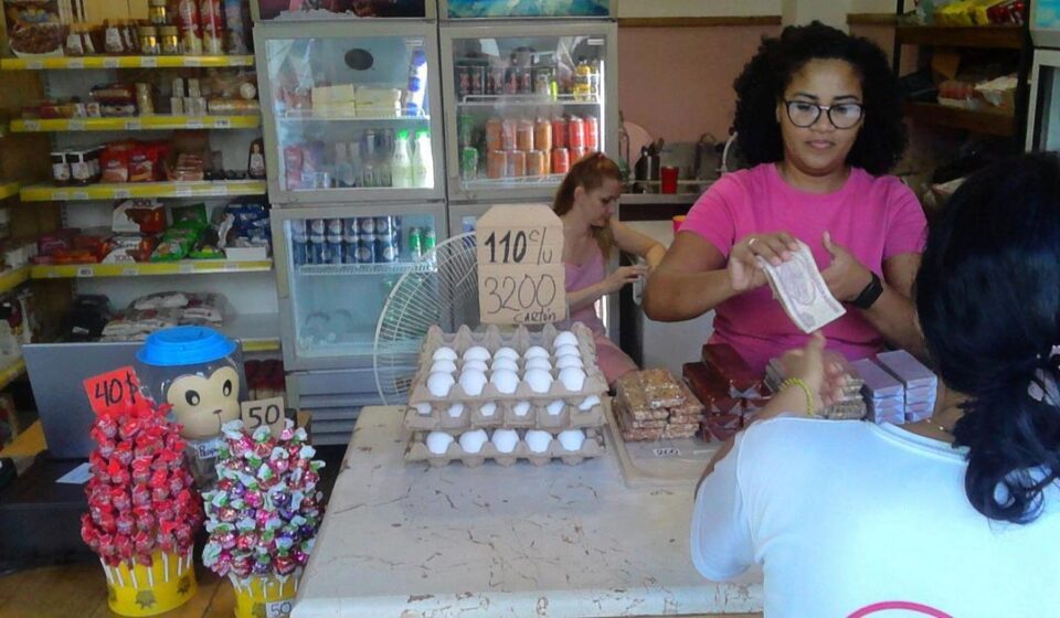 Comercio: Cuba recibirá 13 millones de huevos al mes desde Dominicana