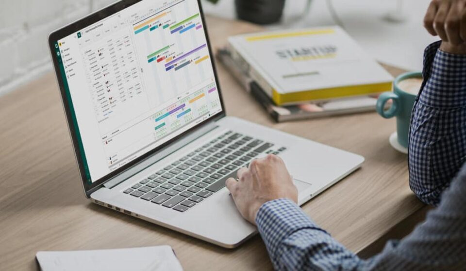 Cómo mejorar la eficiencia en el teletrabajo: Optimice su rendimiento