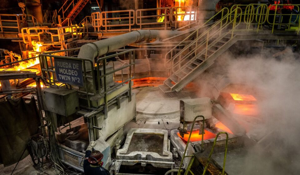Copper prices: AI demand collides with natural disaster