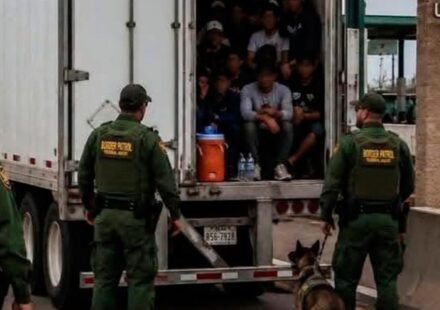Crisis Migratoria: EE UU sentencia a 18 meses de prisión a un coyote cubano y será deportado