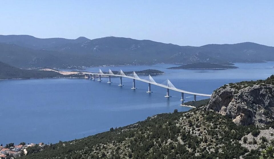 Croacia: Apenas aguantó cuatro años un puente construido por China