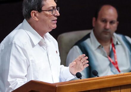 Cuba: El canciller cubano califica a EE UU de "voraz vecino del norte"