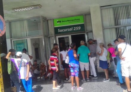 Cuba: Eliminan el límite máximo de 5.000 pesos en efectivo en bancos