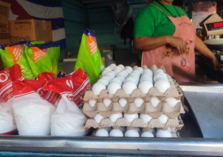 Cuba multiplica por seis sus compras de huevos a EE UU