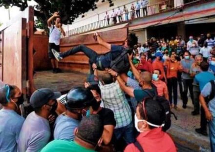 Cuba y la Noche: Los censores también escriben cartas de solidaridad