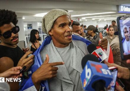 Cuban dissident Luis Manuel Otero Alcántara goes into exile in US
