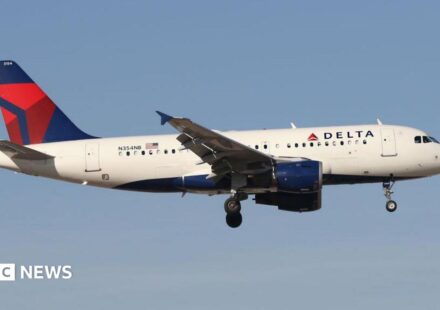 Delta Air Lines plane to Chicago hit by fireworks amid USA 250 celebrations