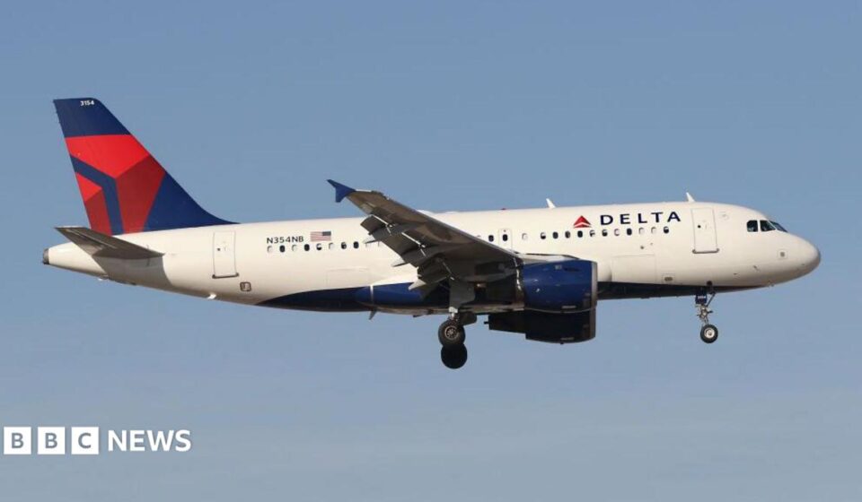 Delta Air Lines plane to Chicago hit by fireworks amid USA 250 celebrations