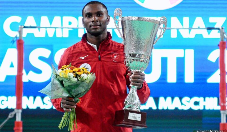 Deportes: El gimnasta que abandonó Cuba en 2022 gana una medalla de oro en Italia