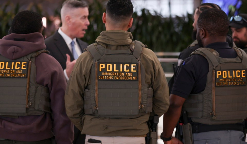 EE UU: El ICE busca añadir 5.500 camas de detención para migrantes