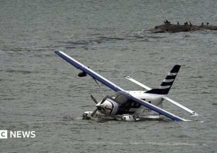 Eight rescued from seaplane that landed in Manhattan's East River