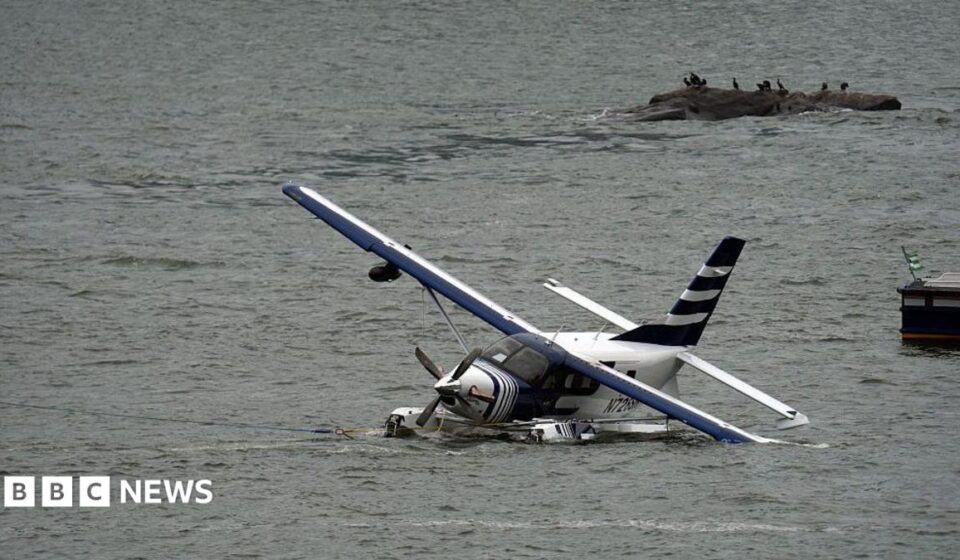 Eight rescued from seaplane that landed in Manhattan's East River