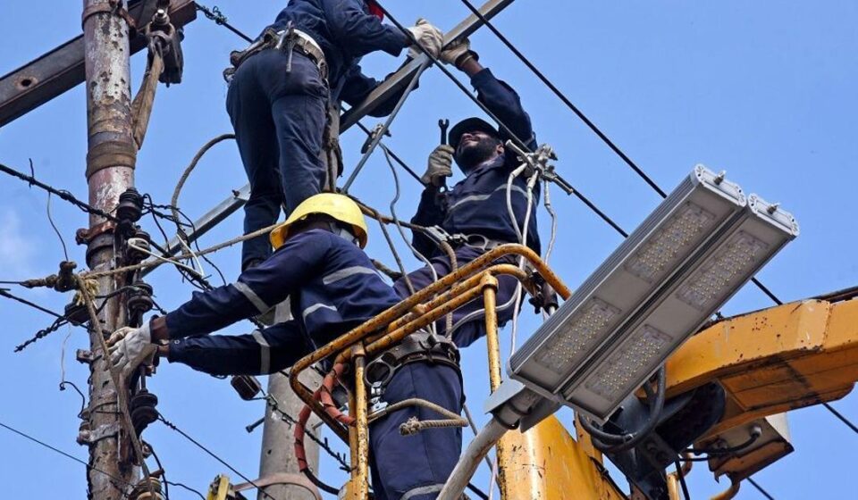 Energía: Hay poblaciones en Cuba con más de cien días sin luz, dice el ministro de Energia