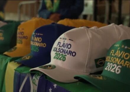 Flavio Bolsonaro launches Brazil presidential campaign, touts support from Milei