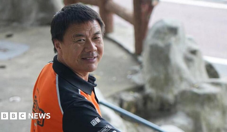 Food delivery rider wins China's top literary prize