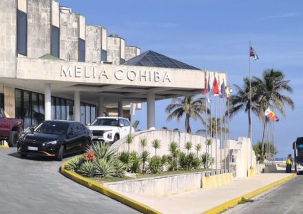Foto del día: El hotel Cohiba, todavía con el cartel de Meliá