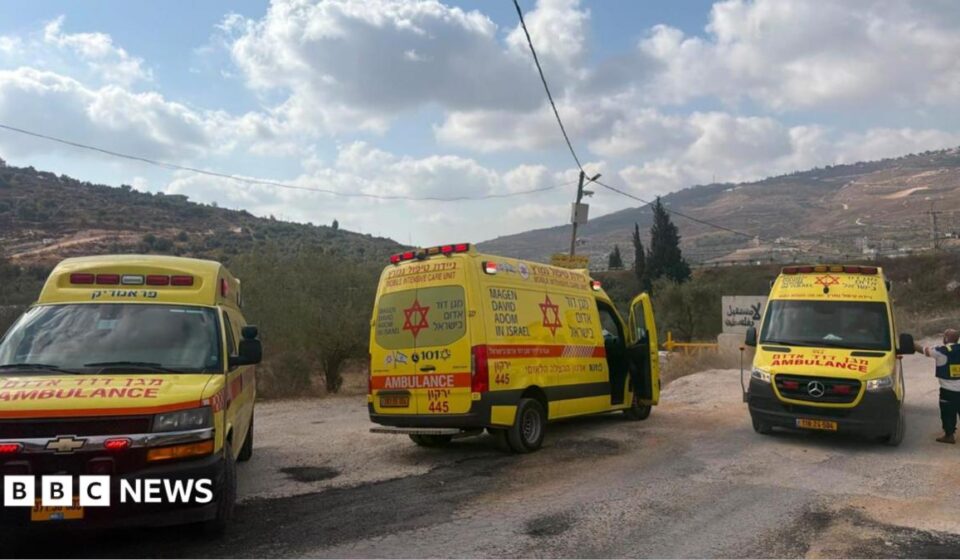 Four Palestinians and two Israelis killed in West Bank shooting