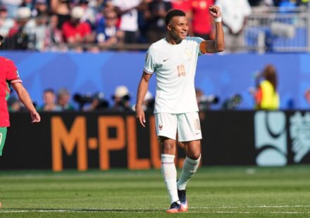 France book World Cup semi-final place with win over Morocco thanks to Mbappé, Dembélé - Sports