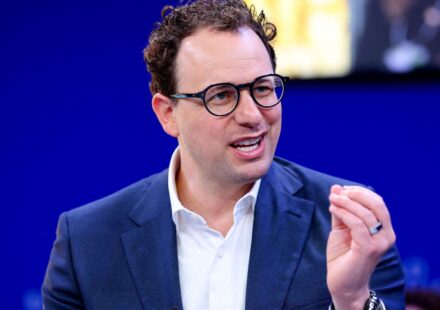 From Silicon Valley to DC, tech world obsessed with AI distillation