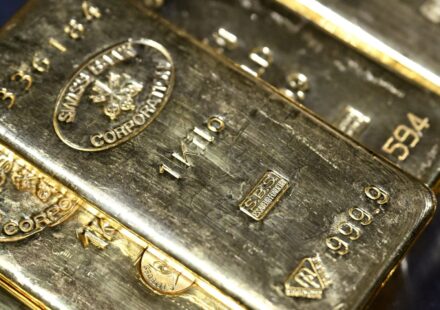 Gold and silver rise; gold on track for first weekly gain since May