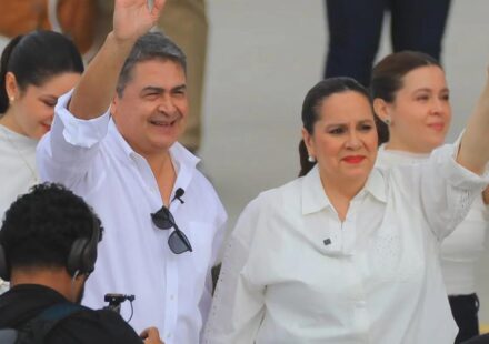 Honduras: Casi mitad de hondureños aprueba indulto de Trump a Hernández