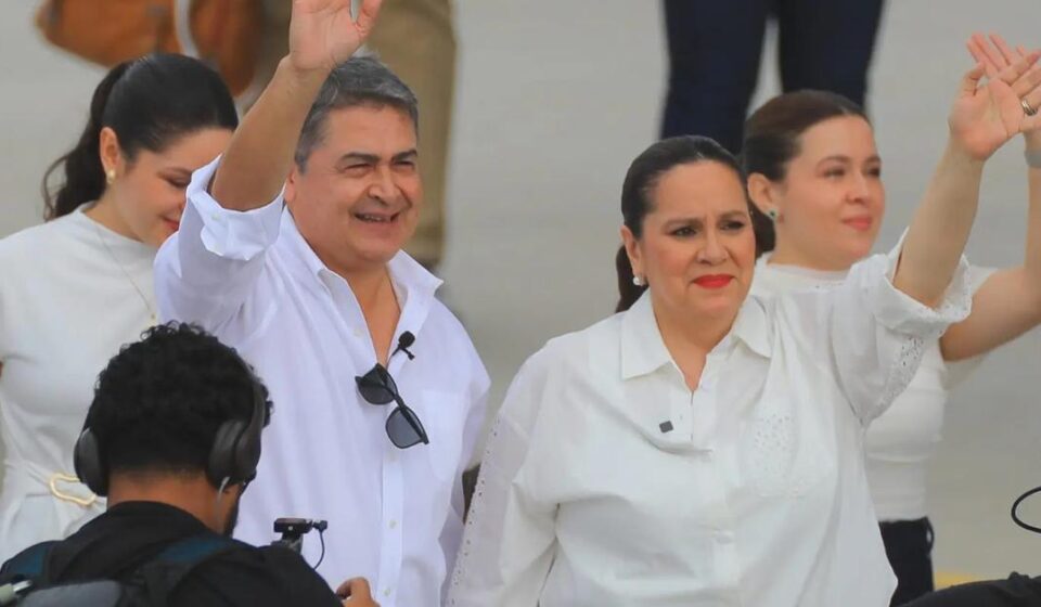 Honduras: Casi mitad de hondureños aprueba indulto de Trump a Hernández