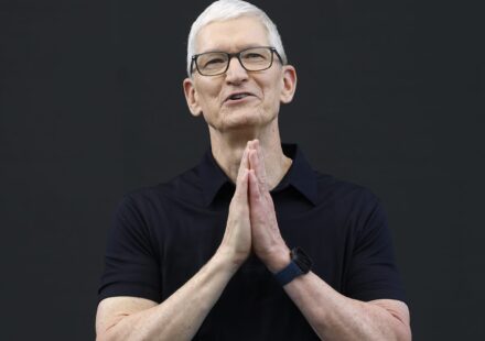 How Apple stock rode the AI rollercoaster to record highs in 1 chart