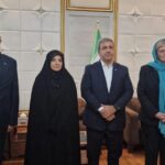 Irán: Irán convierte funeral de Jameneí en demostración de fuerza