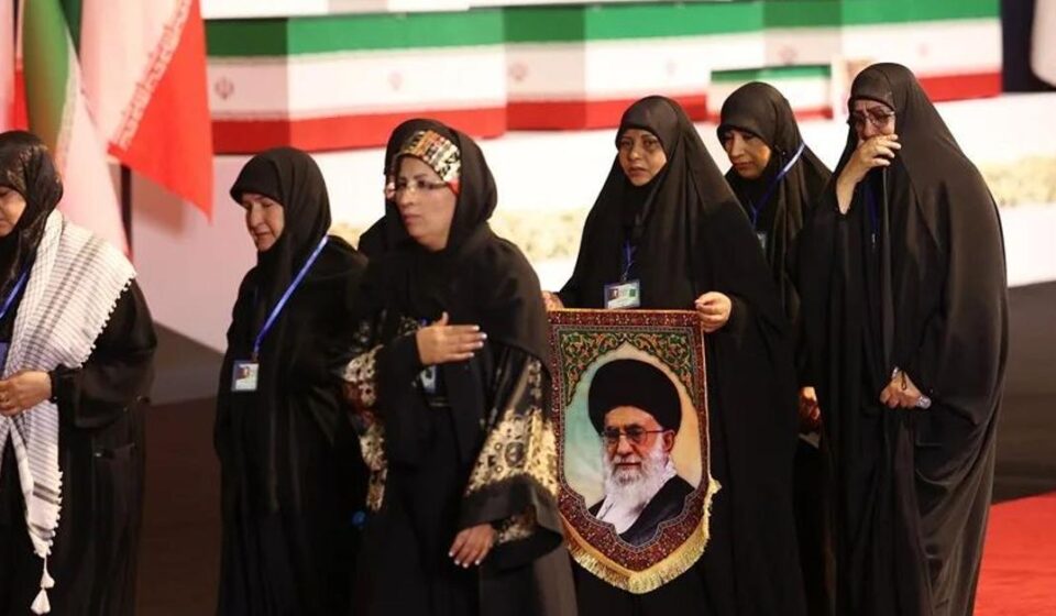 Irán: Teherán aspira al mayor funeral de su historia entre gritos de venganza