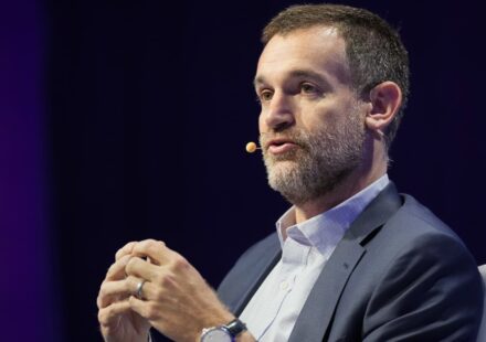 John Arnold commit $2.6 million to study online sports betting risk