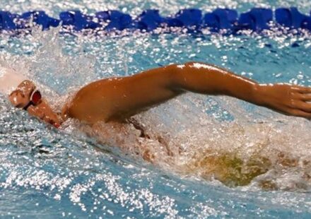 La nadadora cubana Andrea Becali impone récord en Australia