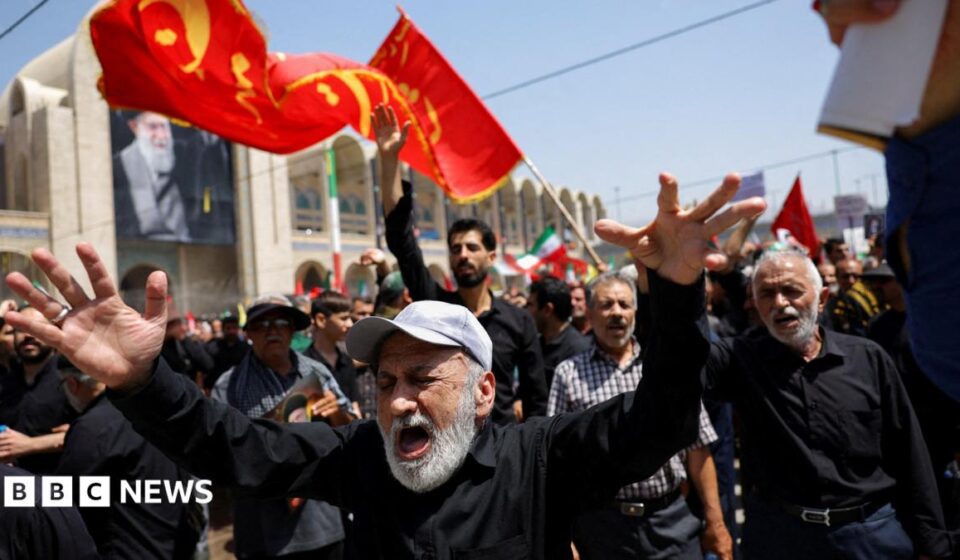 Large crowds gather in Tehran for Ayatollah Khamenei's funeral
