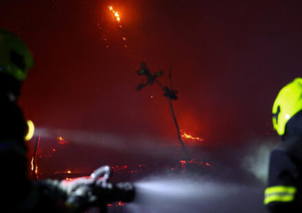Live: Bordeaux evacuates 55,000 more as fires worsen in France and Spain