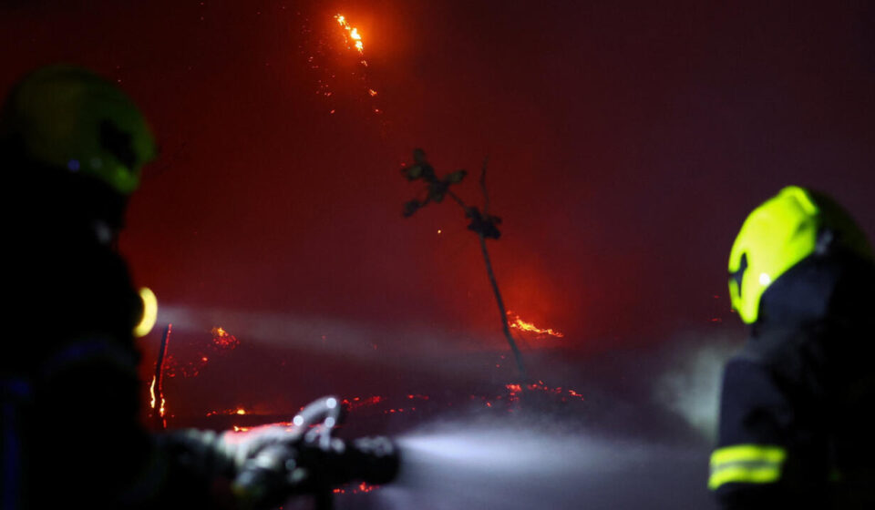 Live: Bordeaux evacuates 55,000 more as fires worsen in France and Spain