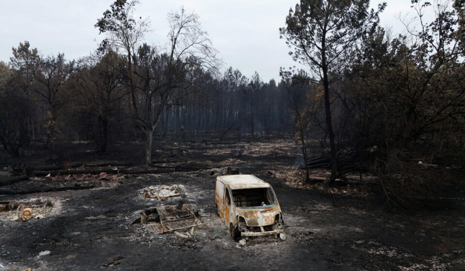 Live: Massive wildfire near Bordeaux 'remains stable' after calm night, local authorities say