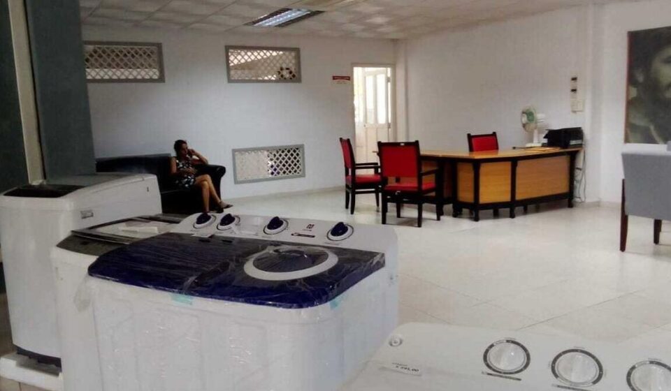 Matanzas: Lavadoras en dólares para una ciudad que sigue lavando a mano