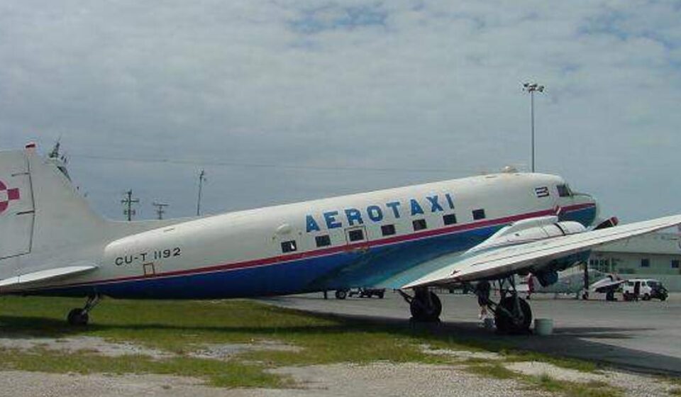 Migración: Un juez de EE UU ordena liberar a un cubano que secuestró un avión en 2003