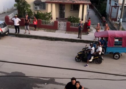 Mundial de Fútbol: La Habana mira el Mundial sin luz y desde la acera