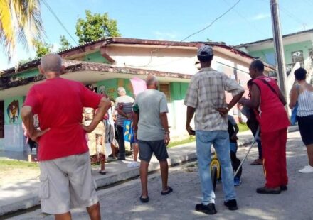 Pan: Cuando una cola anuncia que todavía queda pan